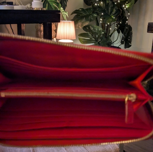 MCM Red Leather Tote Bag 3 Piece Set With Duster. AUTHENTIC with A FIRM PRICE.. - Picture 11 of 12